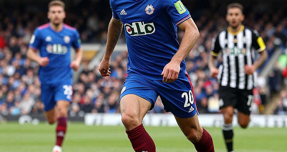 Racing Santander và canh bạc dâng cao ở Camp Nou: Giải mã lựa chọn của José Alberto