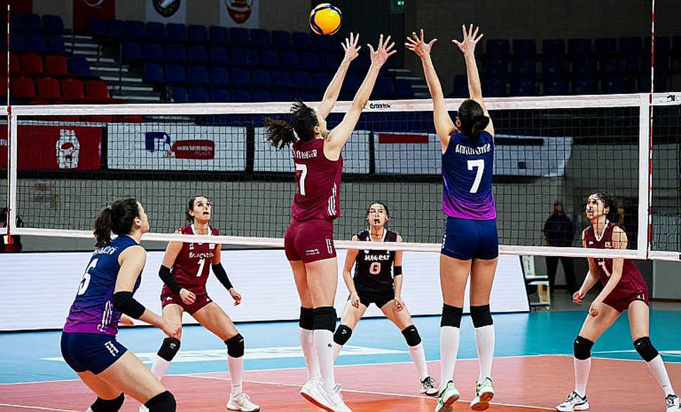 Power 10 tuần 3 NCAA: Penn State rời bảng, và khoảng trống dữ liệu sau hai chữ 'unforced errors'