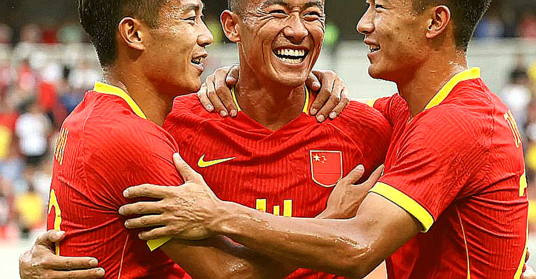 V.League: Tiền đi đâu sau chức vô địch của Nam Định